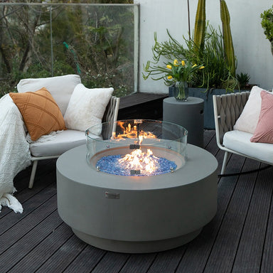 Elementi Plus Colosseo in light grey placed in the outdoor patio to provide heat