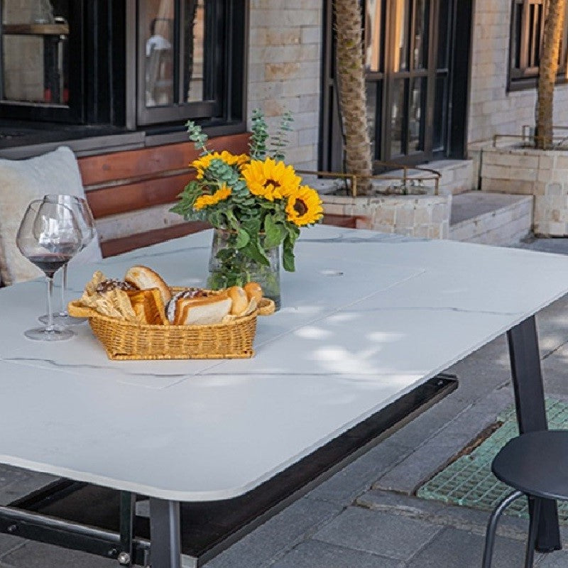 Elementi Plus Oslo doubles as a table with flowers and breads