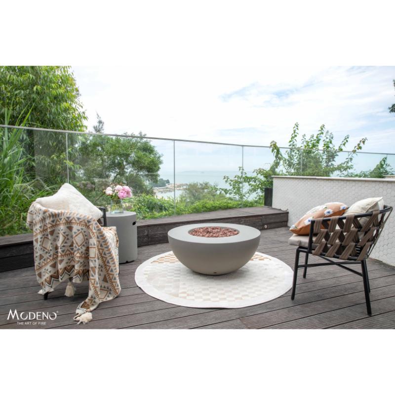 Modeno Roca in light grey placed in the backyard patio